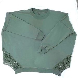 Cute and comfy Aerie sweater